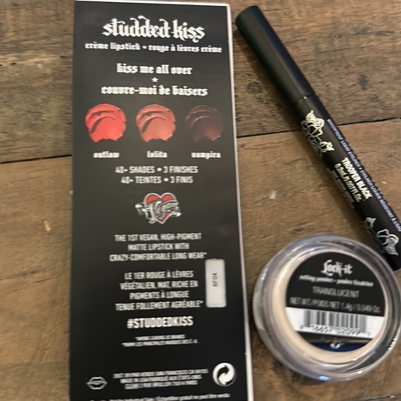 Kat Von D Lock-it setting powder Tattoo liner and lipstick kit - Picture 3 of 5